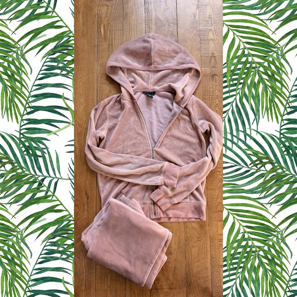 🌟MODA Velour Sweatsuit 🌟